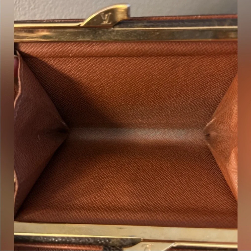 Louis Vuitton Monogram Kisslock Wallet